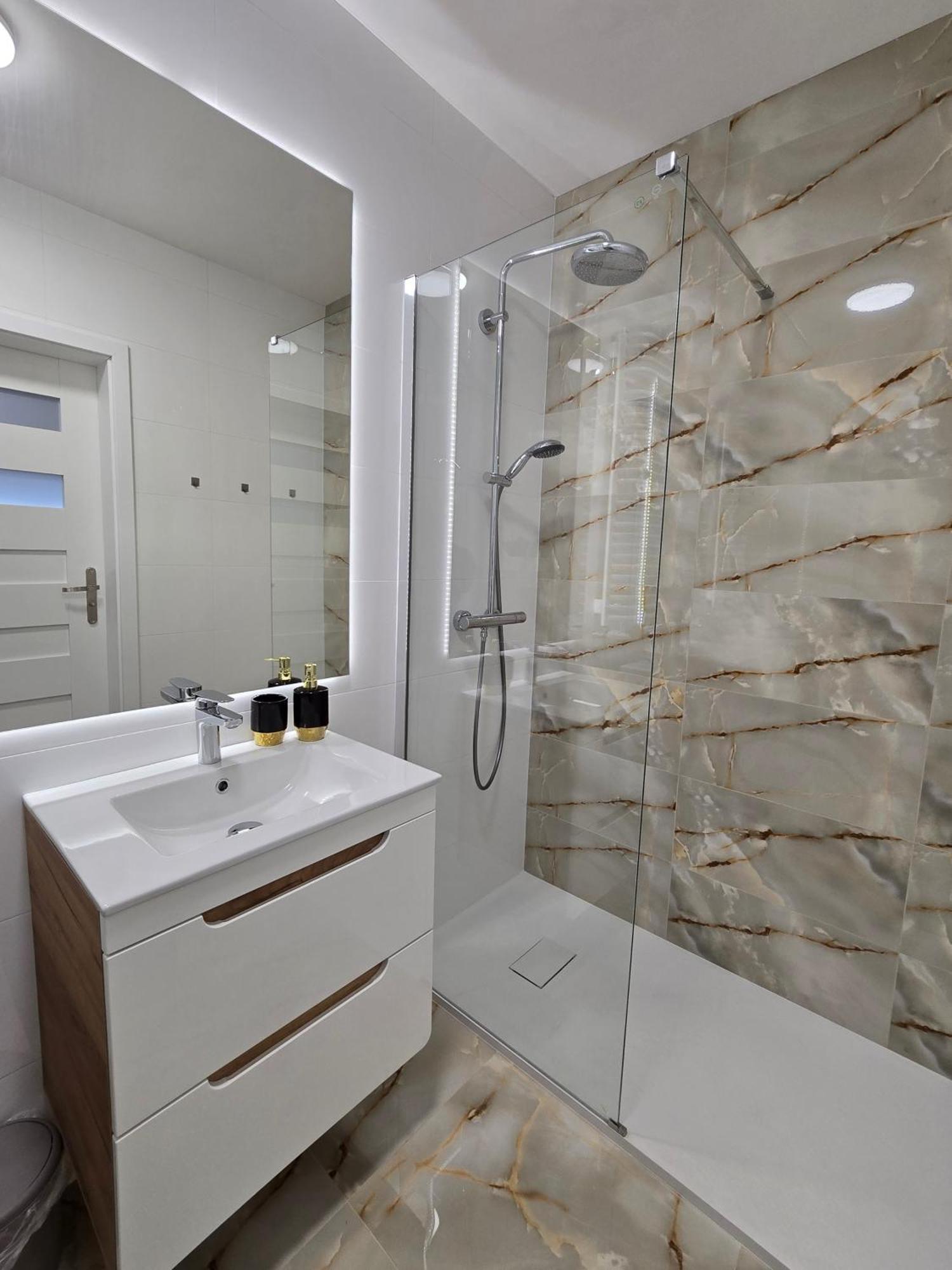 Ekskluzywny Apartament + Garaz 크라쿠프 외부 사진
